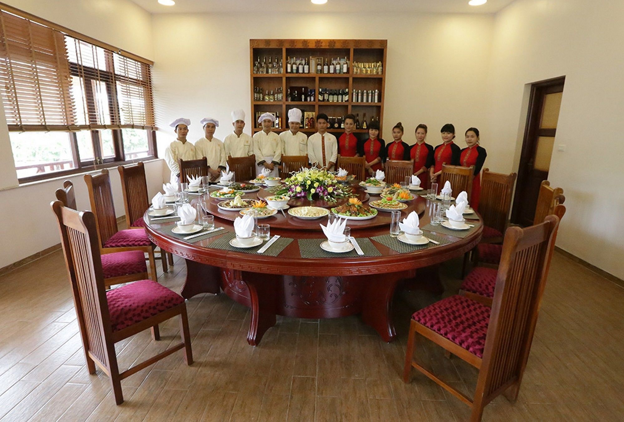 Hoa Binh Hotel Exterior foto